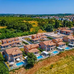 Lotus With Pool And Jacuzzi Villa